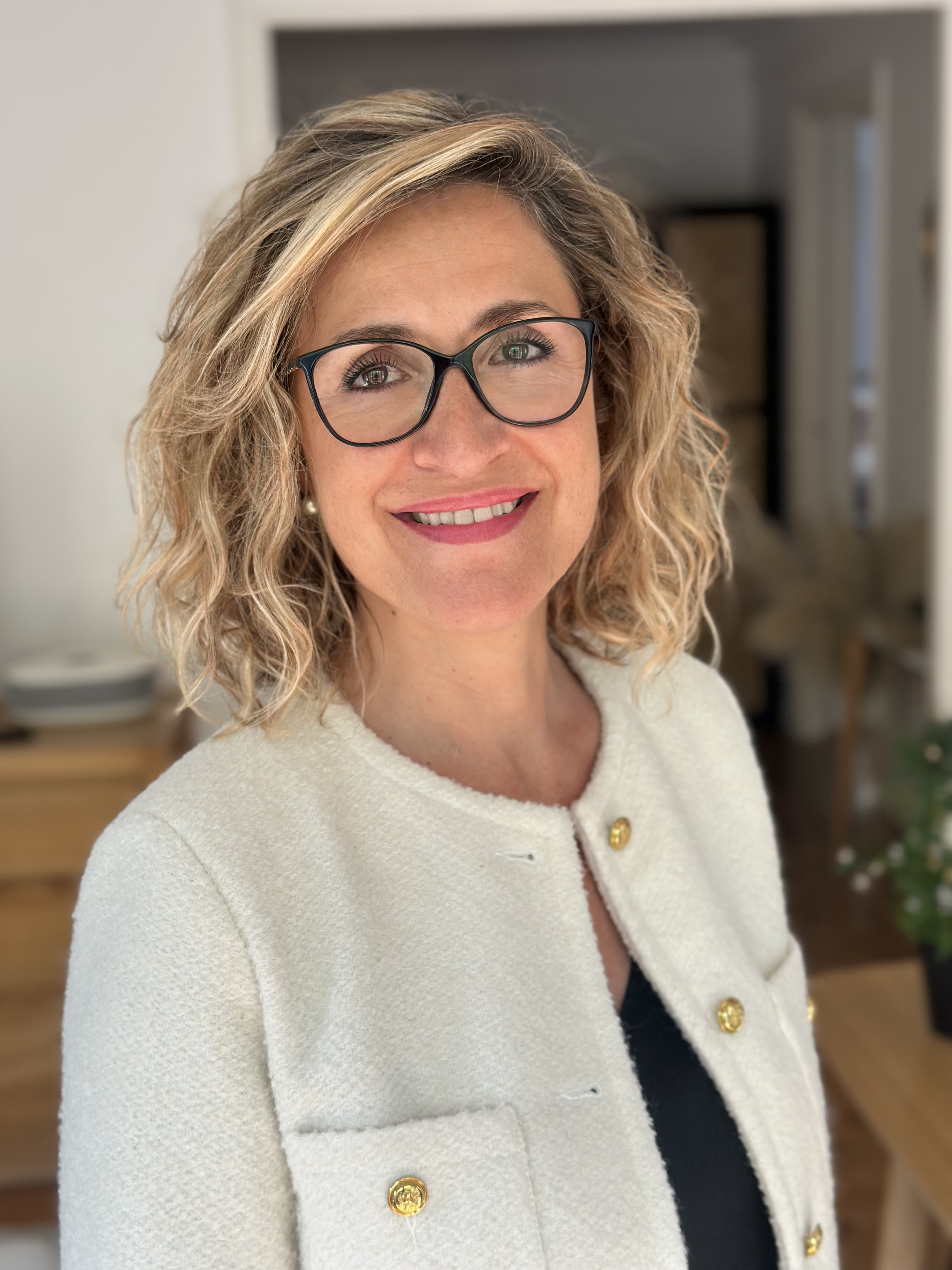Delphine Achache, fondatrice de Maison Delphaël, cabinet de conseil en immobilier à Paris